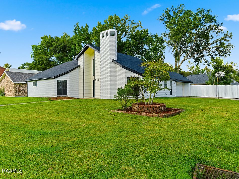 1st image of 939 Rosedown Ln