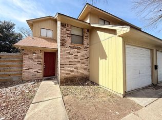 2641 Santa Barbara Dr, Grand Prairie, TX 75052