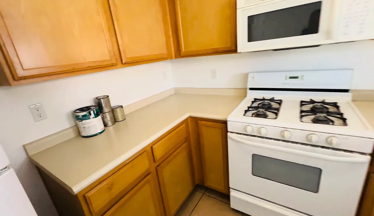 2 bed, 1054 sqft, $1,550 — Photo 3