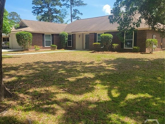 2nd image of 76 Mackay Drive