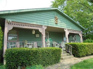 550 E Oak St, Parker City, IN 47368