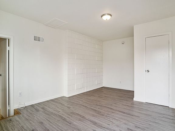5th image of 4558 W 173rd St APT D