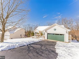 1917 Glen Eagles Dr, Pottstown, PA 19464