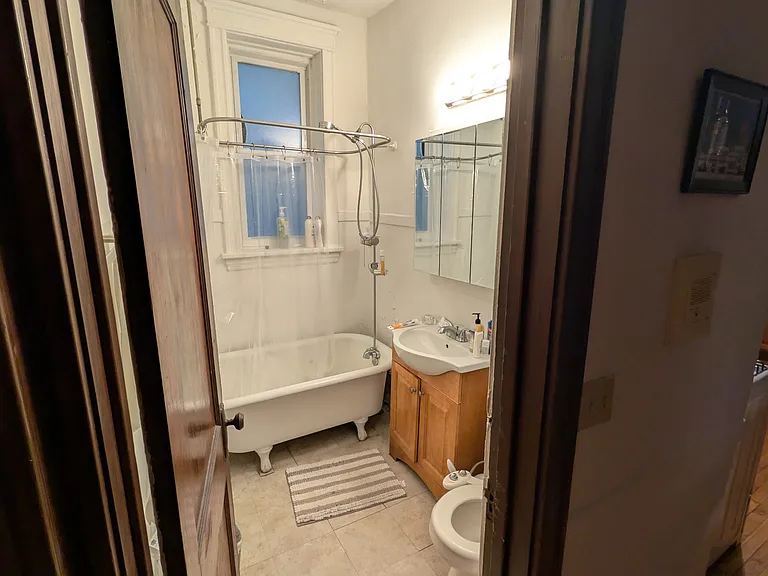 2060 N Campbell Ave #2R — Photo 8