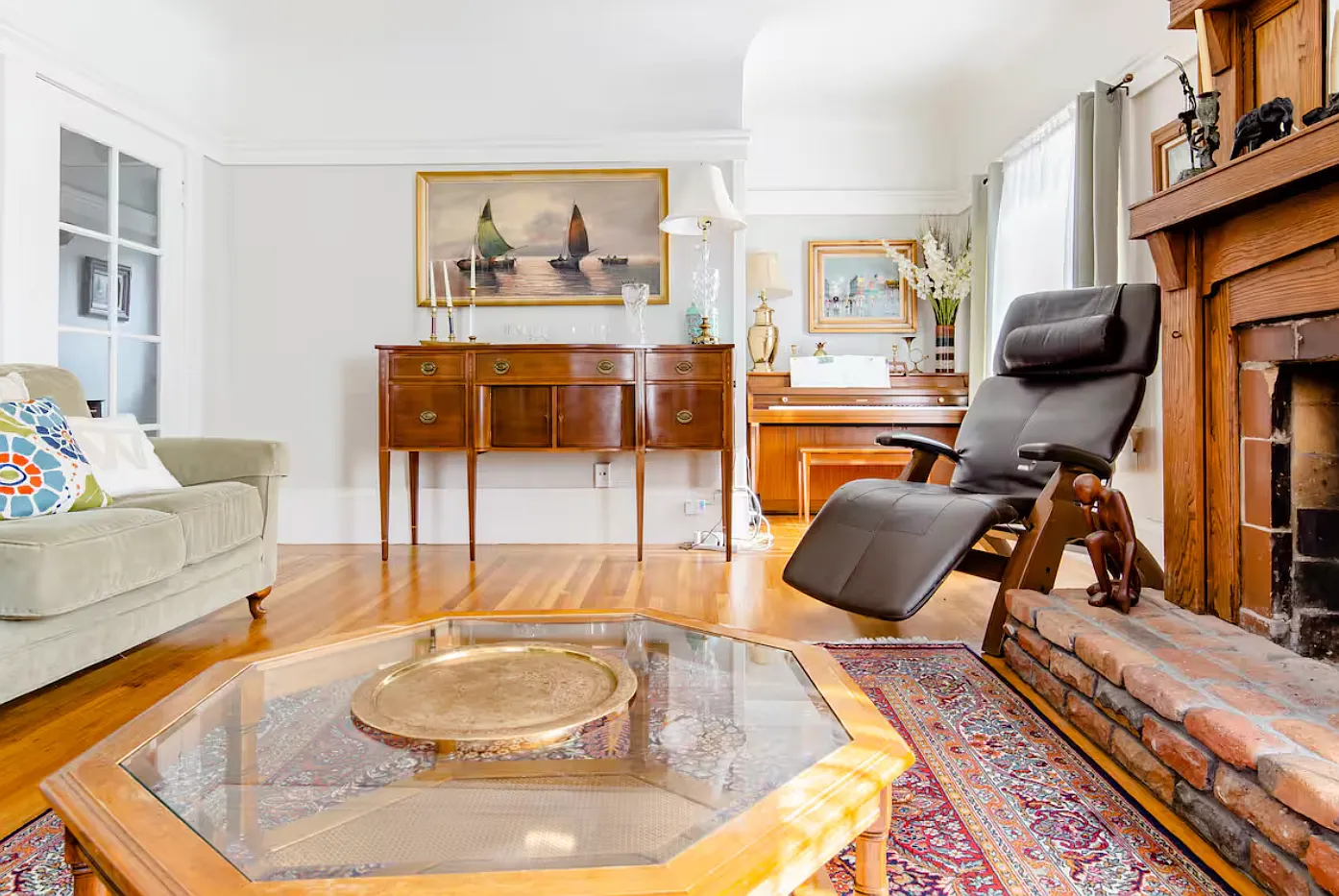 6 bed, 2000 sqft, $9,000 — Photo 3