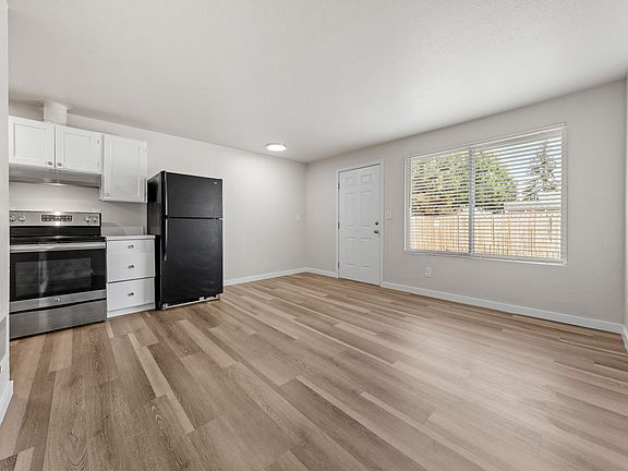 4th image of 4425 Pacific St SW #1