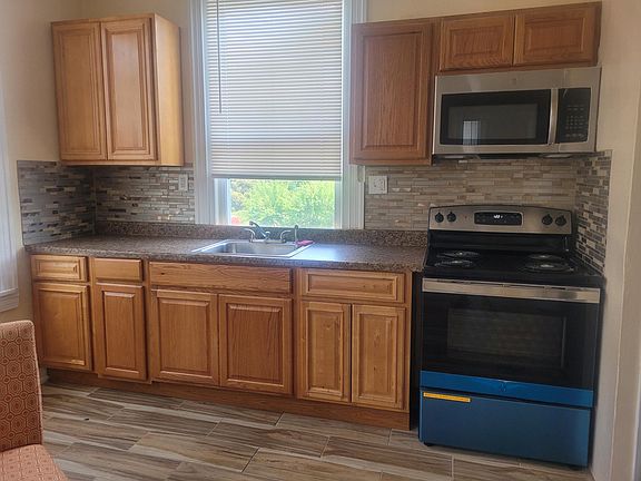 5th image of 1322 Oak Lane Ave #4