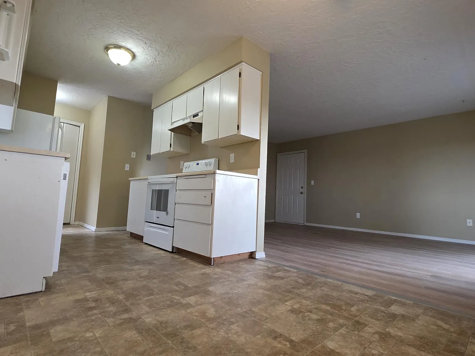 2 bed, 850 sqft, $925 — Photo 3