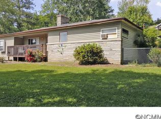 951 Old Clyde Rd, Clyde, NC 28721