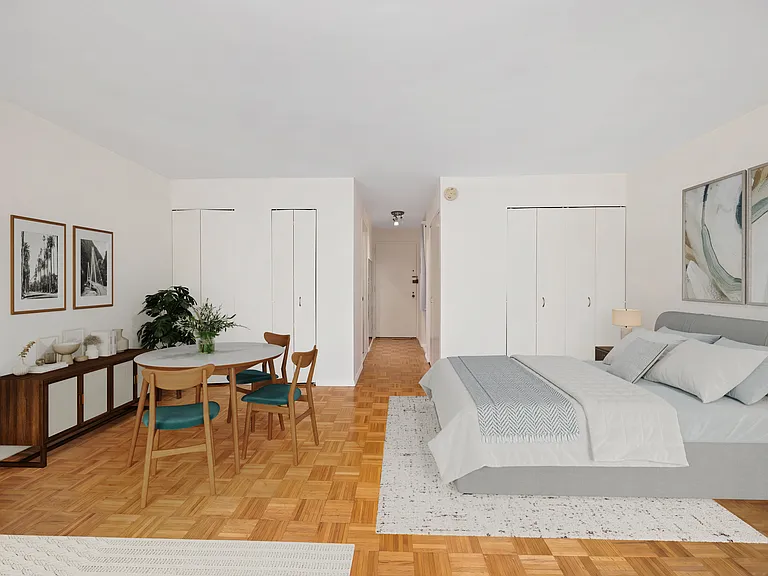303 Greenwich St #8F — Photo 2