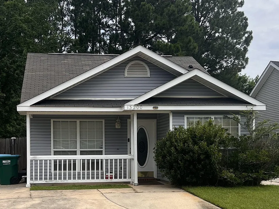 13200 Warren Dr
