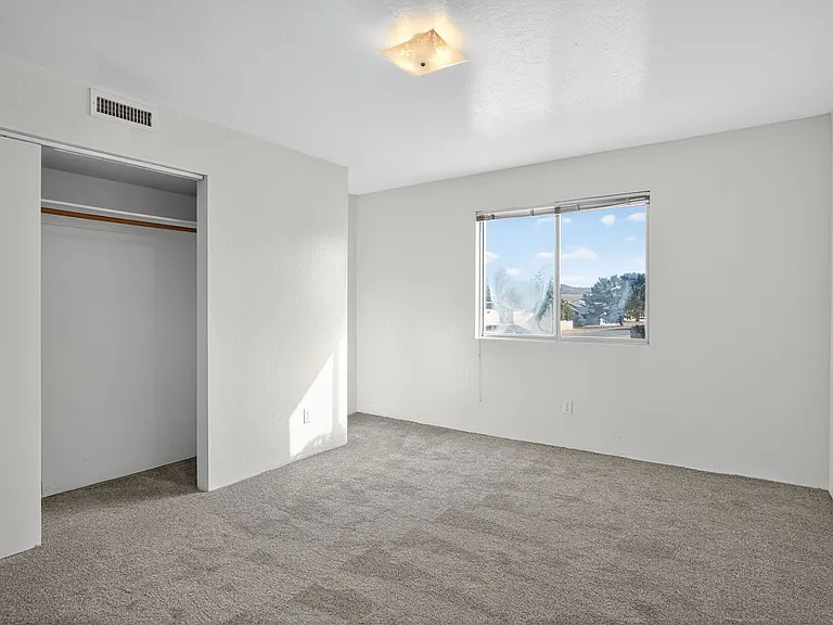 1048 N Old Chisholm Trl #B — Photo 12