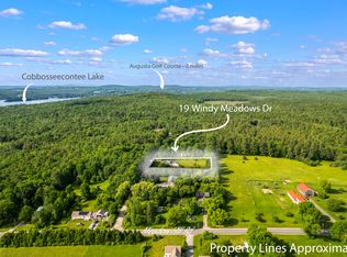 19 Windy Meadows Dr, Manchester, ME 04351