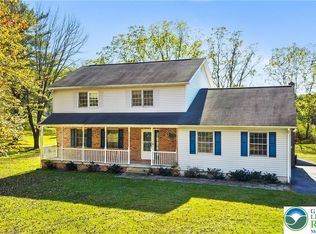 1547 Weir Creek Dr, Brodheadsville, PA 18322