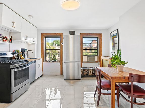 5th image of 217 Carlton Ave #4R