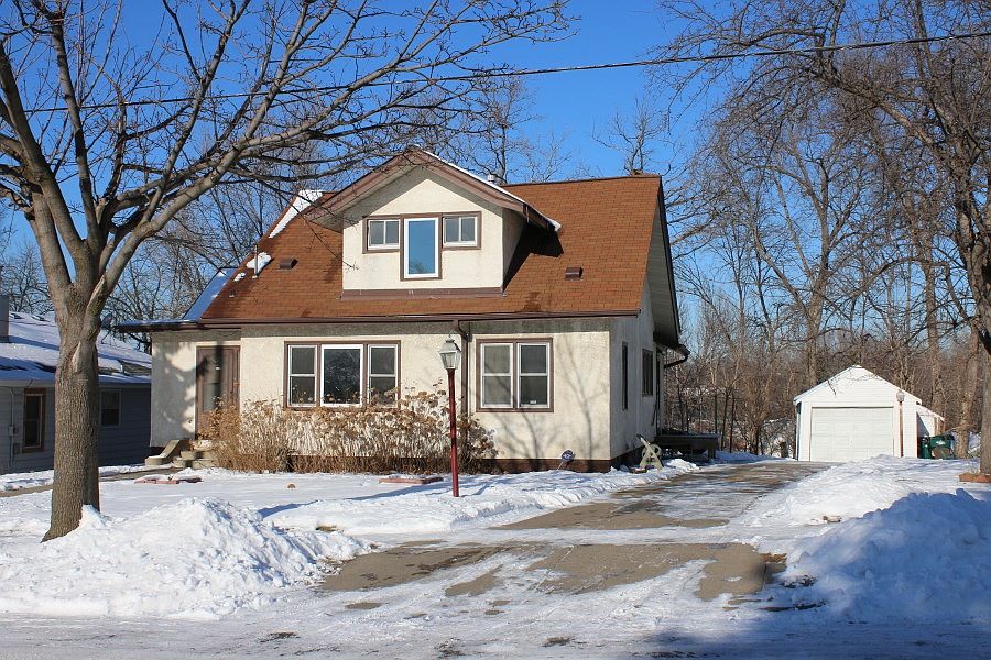 1st image of 973 Gould Ave NE