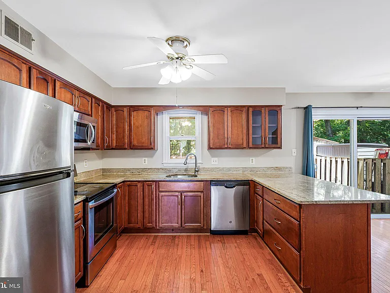2852 Yarn Ct — Photo 10