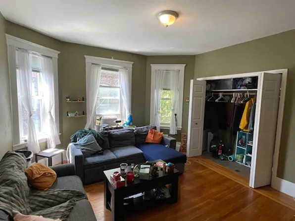 4 Litchfield St, Brighton, MA