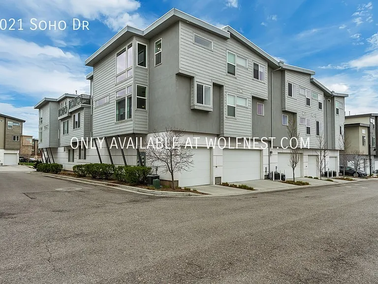 1021 Soho Dr — Photo 39