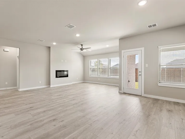 216 Arrow Wood Rd — Photo 3