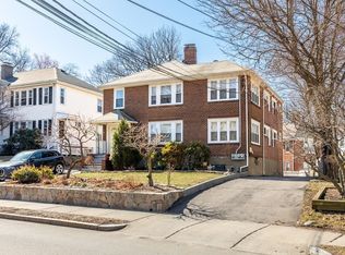 182-184 Cabot St #182, Newton, MA 02458