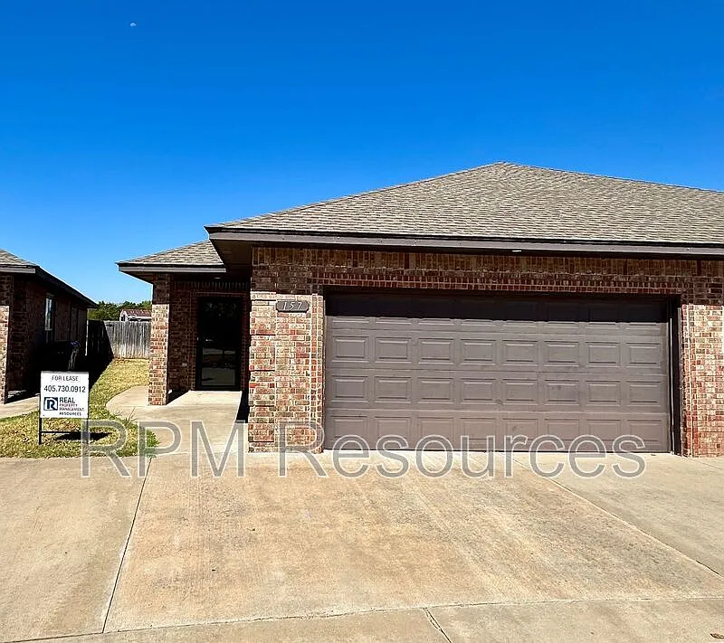 157 Bison Court Way