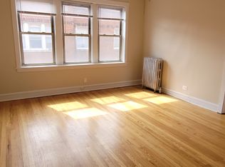 2350 W Touhy Ave APT 3J, Chicago, IL 60645