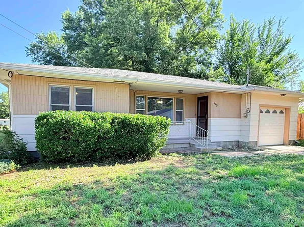 910 E Sherman St, Marion, KS 66861