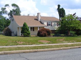 1985 Green Lane Rd, Lansdale, PA 19446