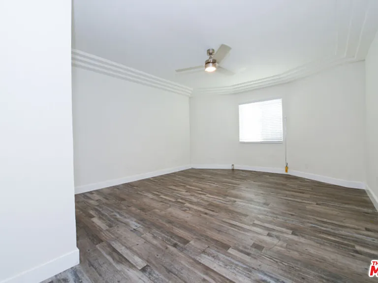 520 W 82nd St #524-1/4 — Photo 16
