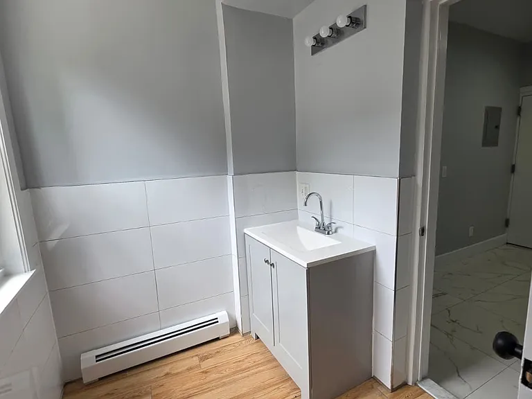 114 Maple St #2 — Photo 3
