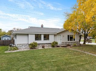 600 Deer Pass Rd, Saukville, WI 53080