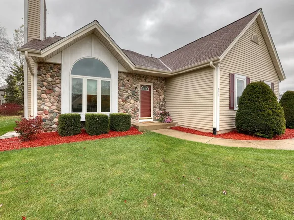 831 Kingston COURT, Pewaukee, WI 53072