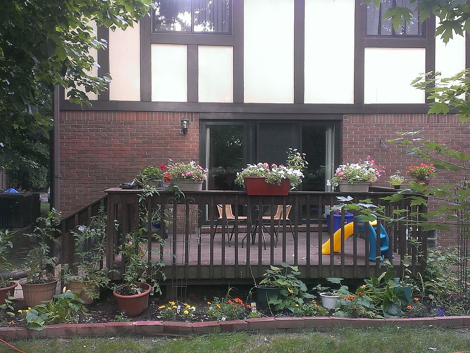 1st image of 10 Parkplace W