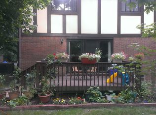 10 Parkplace W, Allen Park, MI 48101