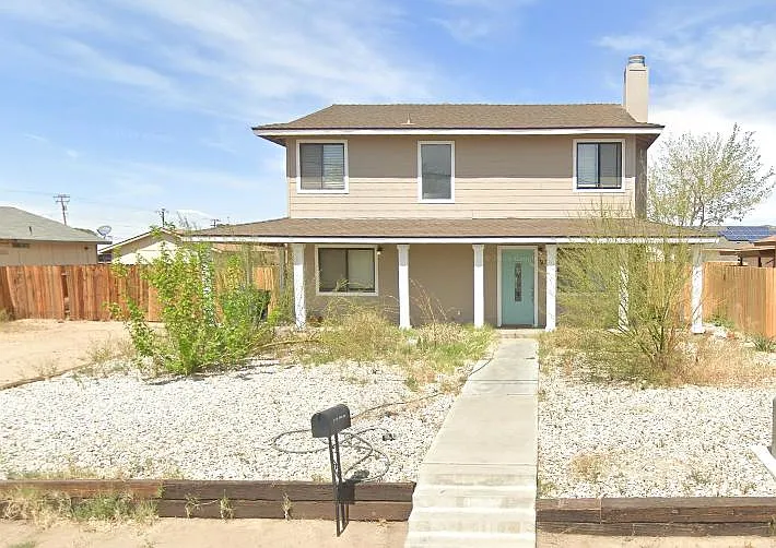 3 bed, 1560 sqft, $2,400 — Photo 1