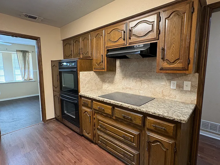 1025 Clover Dale Ln — Photo 7
