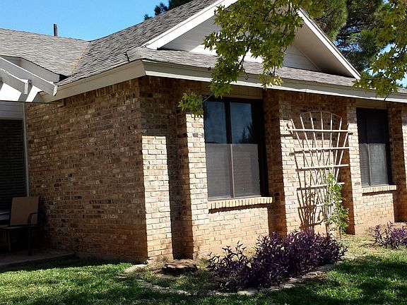 4th image of 8033 Bonnie Cir