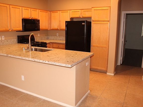 4th image of 3965 Irvin Ave