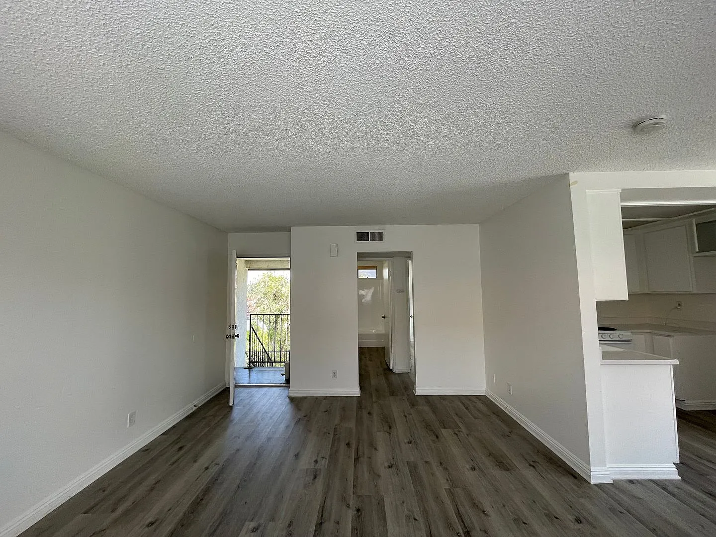Citrus Ave - 810 - BLUE — Photo 2