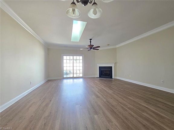 3rd image of 4293 Lumsden Ln