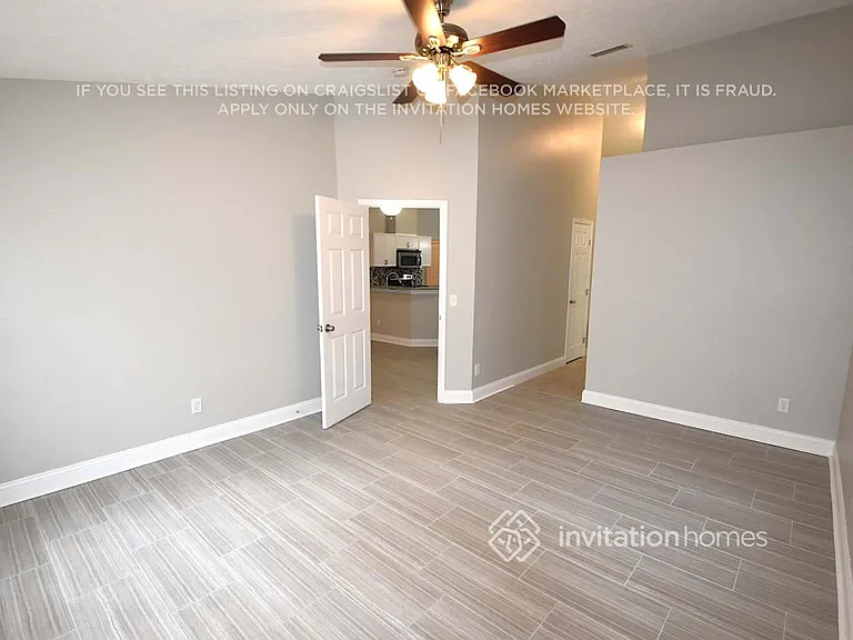 9828 Cristina Dr — Photo 6