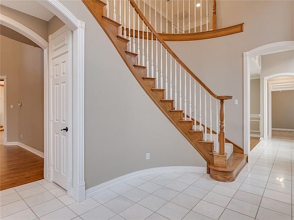 3rd image of 4504 Alexandra Dr