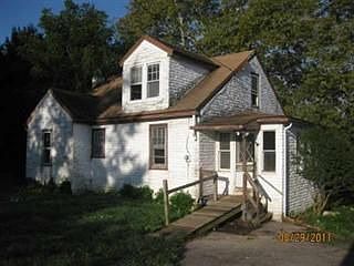 2nd image of 507 N River Rd