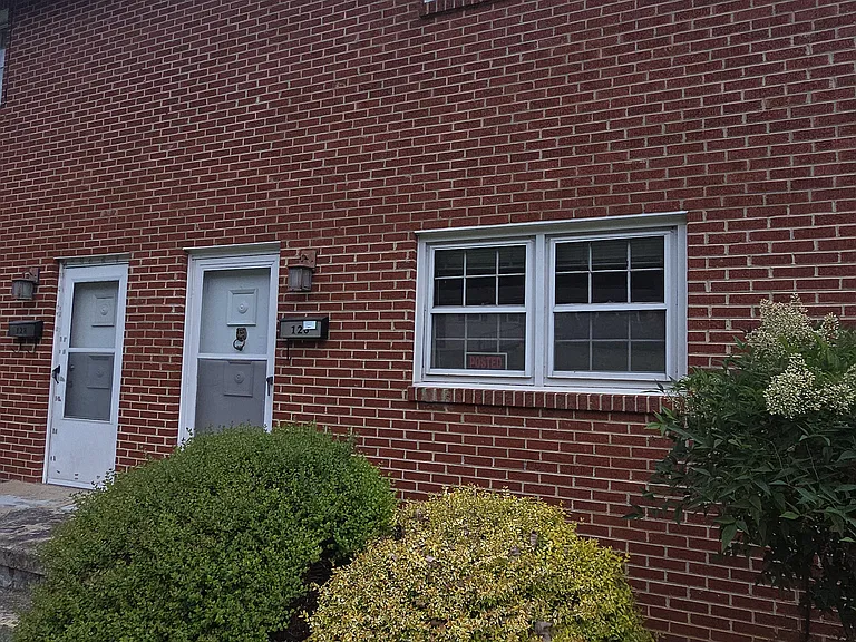 126 Sycamore Dr #126 — Photo 2