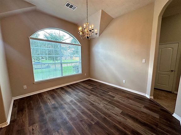 3rd image of 2047 Lulach Ln