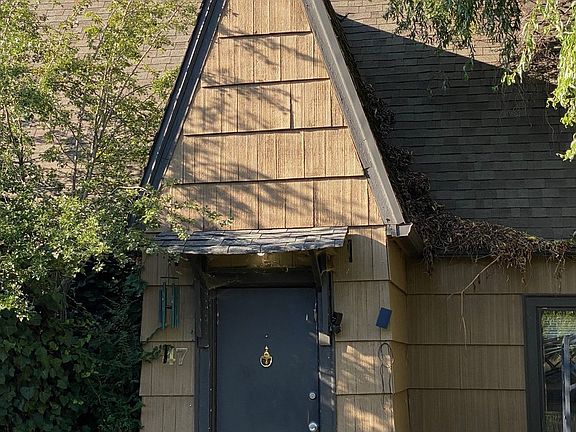 2nd image of 47 W 25th Ave
