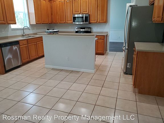 5th image of 1208 Rush Ave