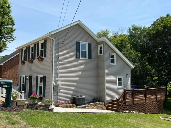 232 S Hickory St, Galena, IL 61036