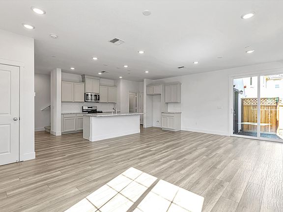 2nd image of 624 Whitewater Way